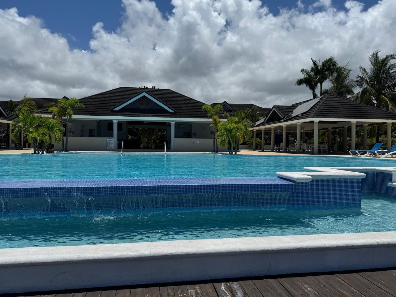 Richmond Estates' community pool and clubhouse